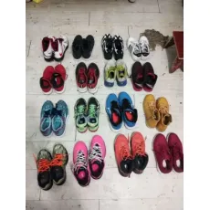 Colorful Used Shoes in China