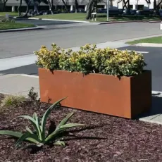 Rusty Decorative Metal Outdoor Garden Flower Pot/Flower Box